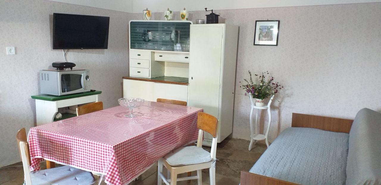 Rural Apartment Carolina Zrenj Exterior foto