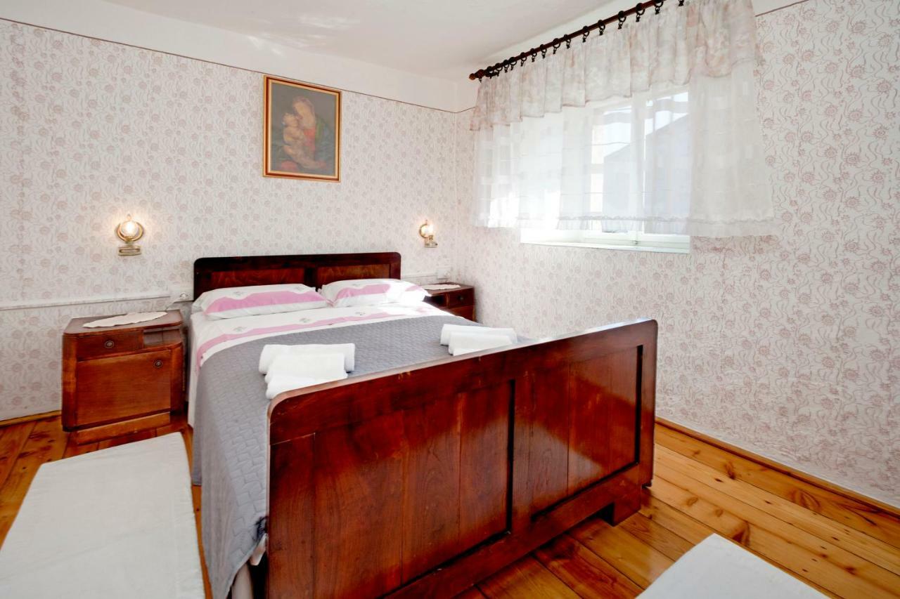 Rural Apartment Carolina Zrenj Exterior foto