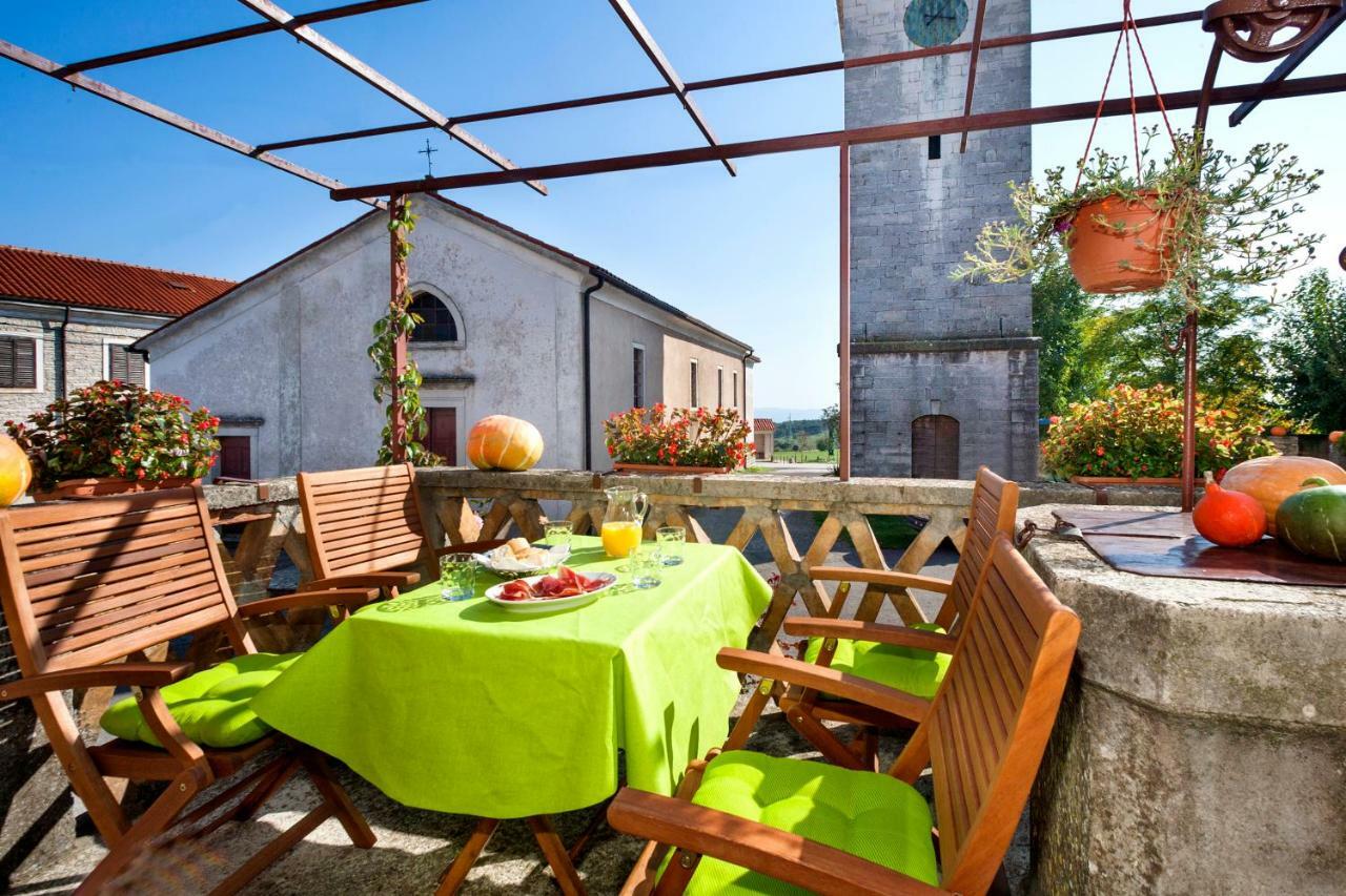 Rural Apartment Carolina Zrenj Exterior foto