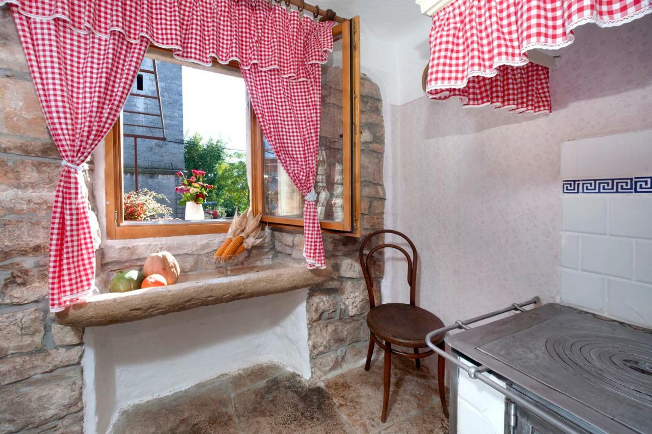 Rural Apartment Carolina Zrenj Exterior foto