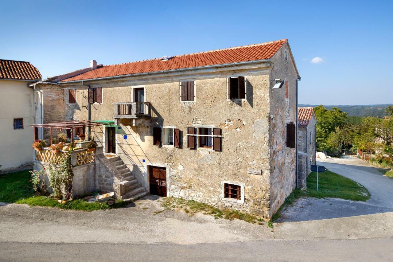 Rural Apartment Carolina Zrenj Exterior foto